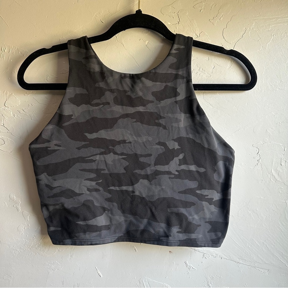 Athleta Racerback Crop Tank with Bulit in Bra no pads Black Camo Sz M?